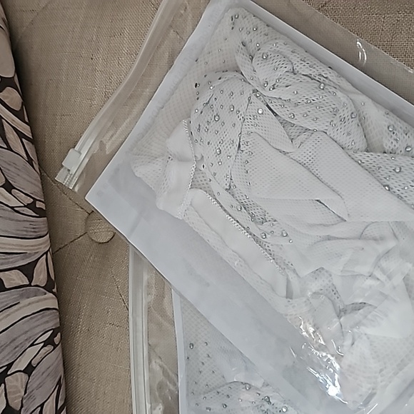 White Diamond GEM nylons - Picture 2 of 2